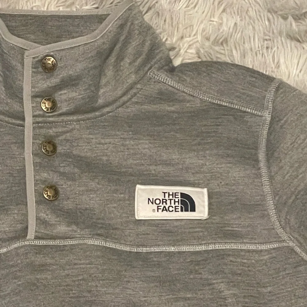 The North Face 1/4 Snap Pullover Mens Small‎